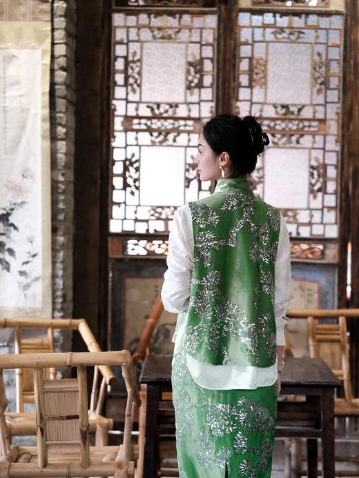 盛唐牡丹| 钉珠银松刺绣真丝丝绒马甲 商品图5