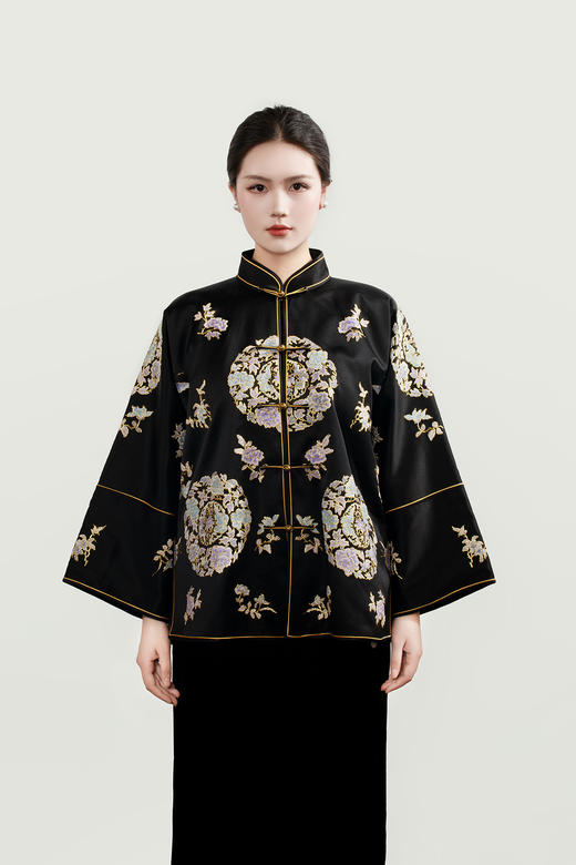 大师系列| 黑色重缎真丝手绣团花夹棉外套 商品图2