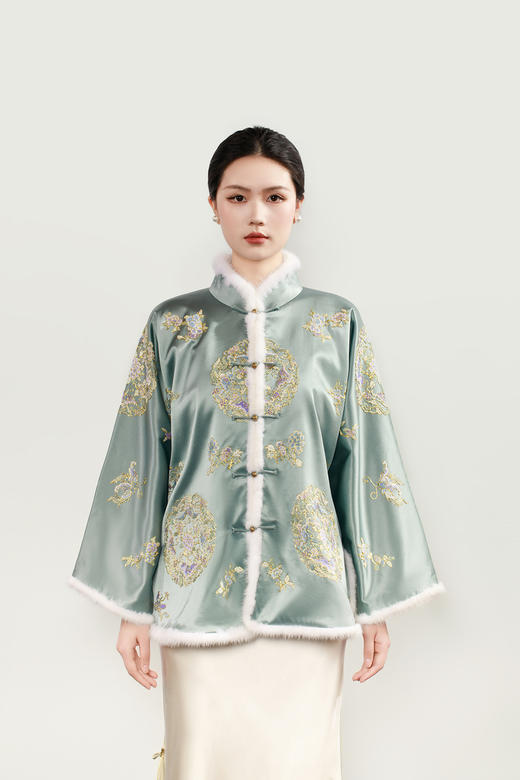 大师系列| 蓝色重缎真丝手绣团花水貂棉外套 商品图0