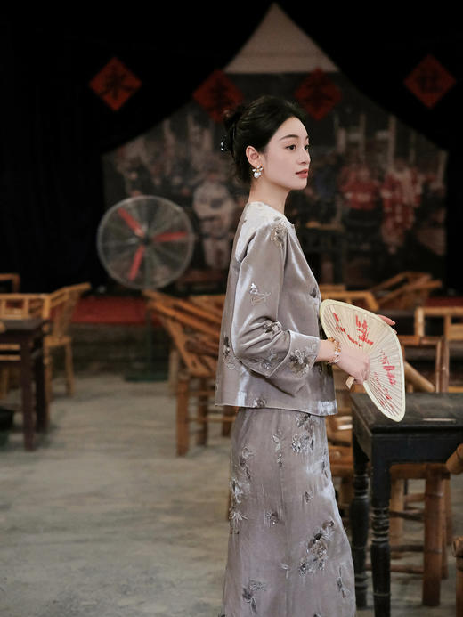 盛唐牡丹| 绍衣灰法式串珠丝绒外套 商品图5