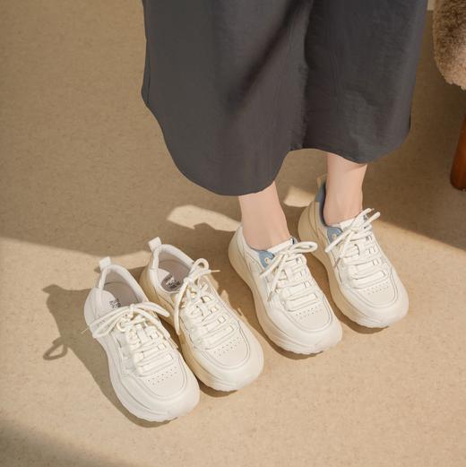 【秋季新款】西村名物2025年秋季新款厚底防滑平跟软底舒适休闲运动鞋小白鞋阿甘鞋T25CM31501 商品图0