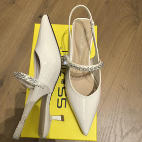 【特价不退不换】【不退不换】良木礼低跟凉鞋（821-33）