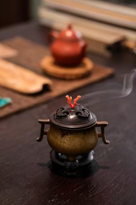 手工精雕铜+血檀香炉