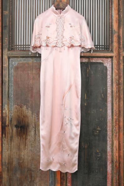 盛唐牡丹大师系列-卢梅红 | 绯棠真丝手绣披肩旗袍裙 商品图0