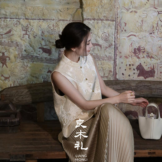 【不退不换】【预售7天】良木礼国风刺绣马甲（X7325） 商品图3