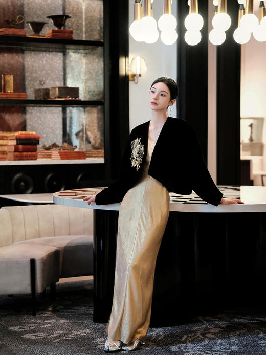 廷前观棠 | 金昭丝绒外套(售完不补) 商品图4