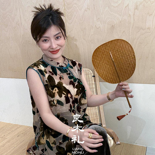 【特价不退换】良木礼真丝丝绒上衣（X7203） 商品图7