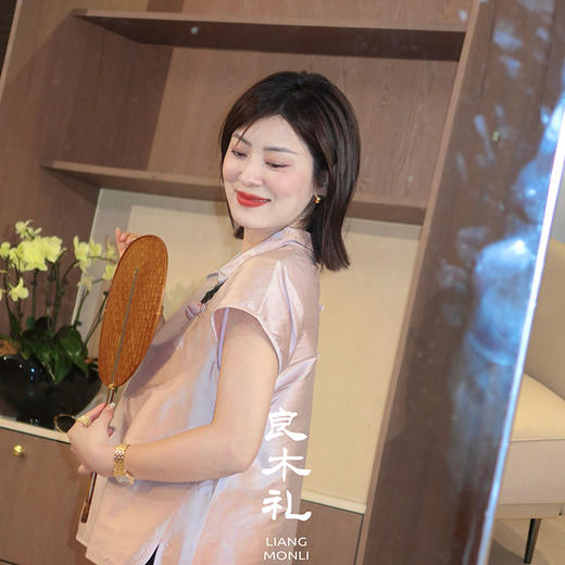 【预售7天】良木礼双宫真丝上衣(胸针）（X7247） 商品图2