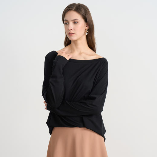 同款下架-EITIE爱特爱简约黑色慵懒宽松一字领莱赛尔长袖T恤衫秋季新款小上衣C2513820 商品图2