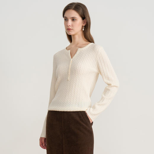 EITIE爱特爱复古绞花内搭打底显瘦简约毛衣V领羊毛衫秋季新款针织衫D2501913 商品图3