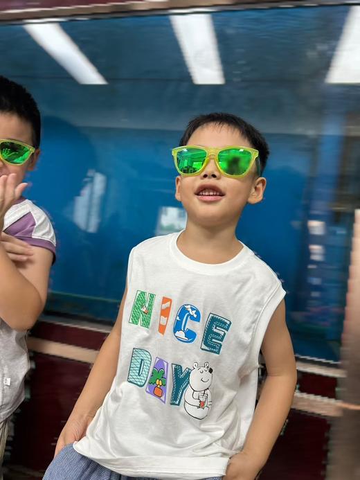 欧克利的小童墨镜..知名的运动户外眼镜品牌 商品图6