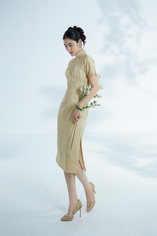 荷言HEYEN 晨幕 真丝羊毛提花黄色旗袍精致优雅袖口手工串珠高定系列 商品图0