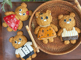 手绘低卡燕麦小熊曲奇，低糖 低卡 低脂，净重约100克/块。其他款式图案可提前一周预订