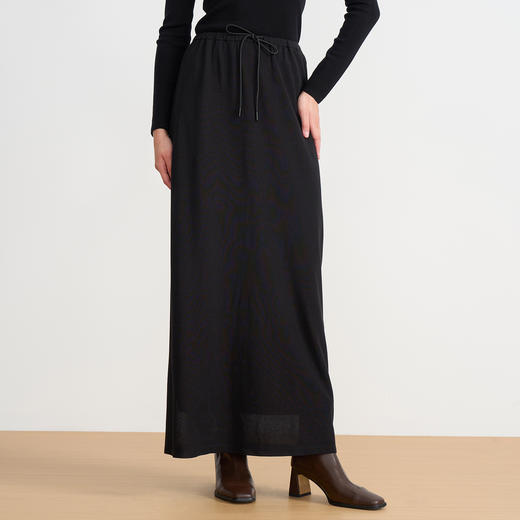 同款下架-EITIE爱特爱莱赛尔柔软舒适高腰极简长款黑色秋季新款半裙C2506814 商品图2