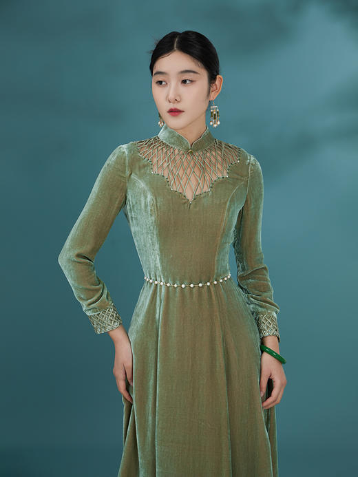 荷言HEYEN绿烟清辉 绿色编织真丝丝绒改良旗袍裙手工高级定制时装周 商品图1