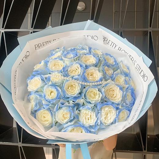 33枝/55枝/99枝碎冰蓝玫瑰  • 鲜花花束 商品图2