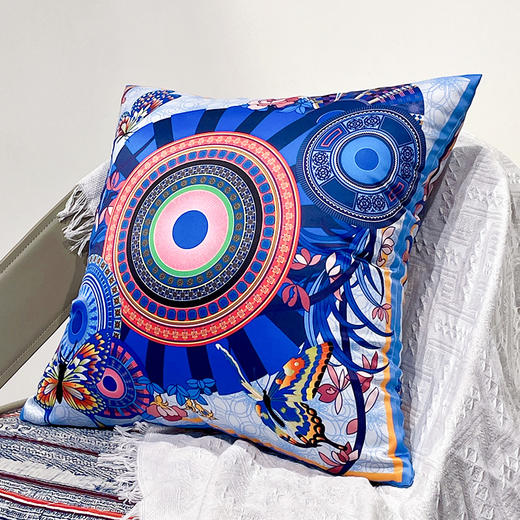 百褶裙蓝黄色抱枕 商品图5