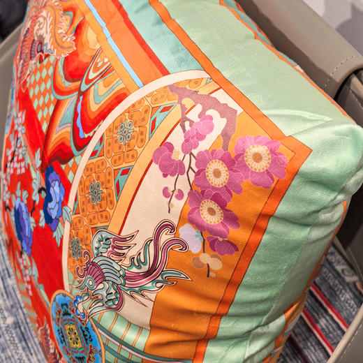 山间凤鸟纹蓝粉色抱枕 商品图1