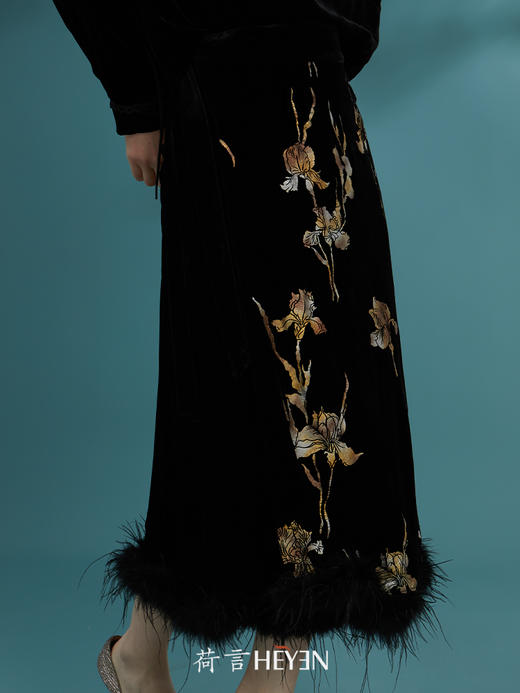 荷言GL 暗雪山 真丝丝绒鎏金一枝花黑色新中式半身裙秋冬季 商品图2