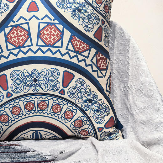 三角百褶裙香槟色抱枕 商品图2