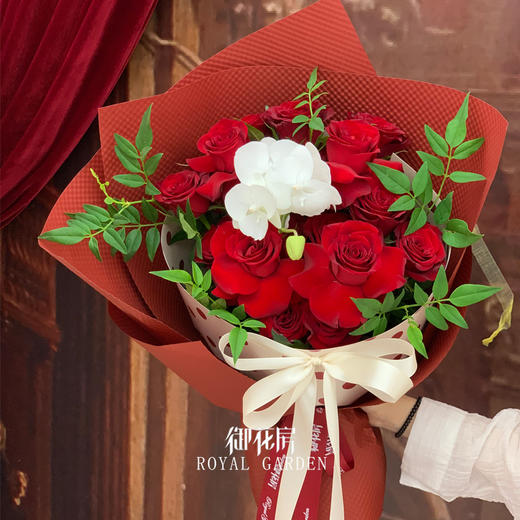 19枝红玫瑰  • 鲜花花束 商品图2