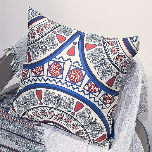 三角百褶裙香槟色抱枕 商品图1