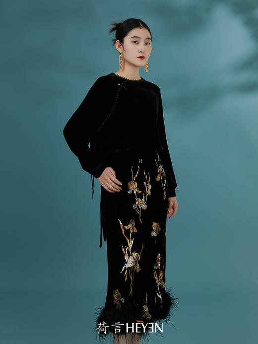 荷言GL 暗雪山 真丝丝绒鎏金一枝花黑色新中式半身裙秋冬季 商品图0