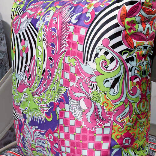 鹳宇鸟富贵花紫色抱枕 商品图2