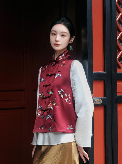 盛唐牡丹大师系列-王小潇 |富贵牡丹手绣真丝马甲-红色 商品图0