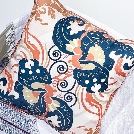 黑蝴蝶群蝶抱枕 商品图3