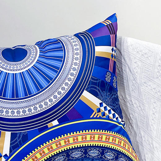 百褶裙蓝黄色抱枕 商品图1