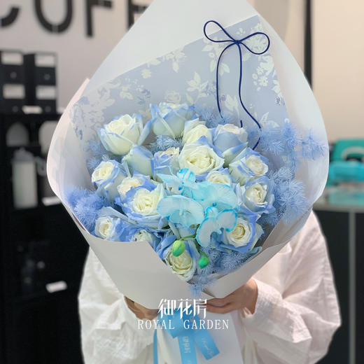 19枝碎冰蓝玫瑰  • 鲜花花束 商品图0