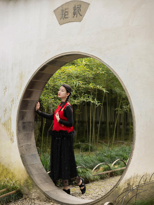 荷言HEYEN 盈盈 大红色真丝织金蝴蝶绗棉马甲背心秋冬季 商品图0