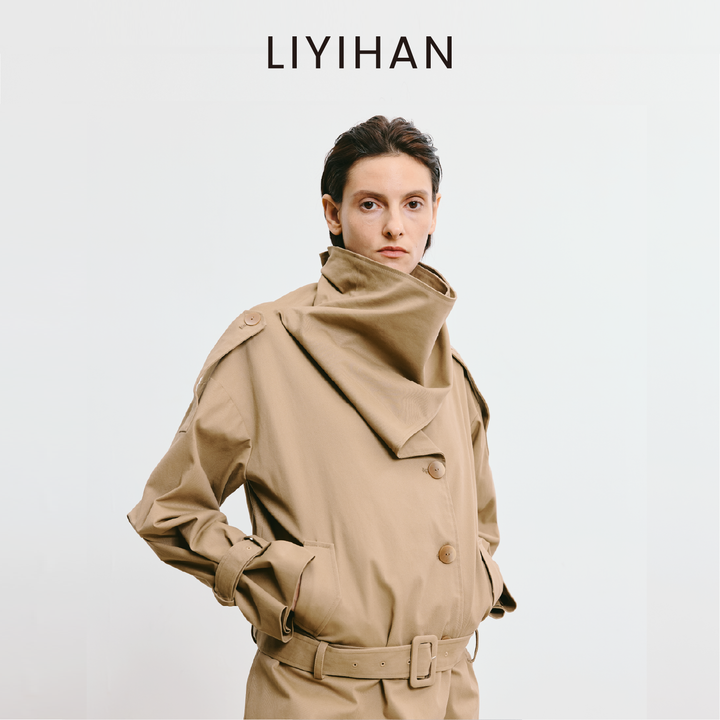 LIYIHAN 2025秋季新款通勤棉质卡其色短款风衣外套女小众设计感