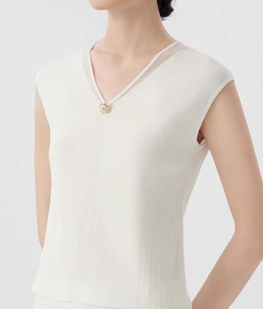 朗姿 设计感V领无袖针织背心LCET02KPR472 商品图8