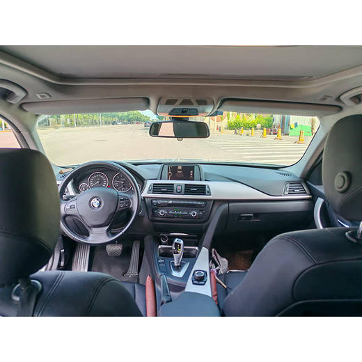 宝马 3系  320i 时尚型【长租-北京】 商品图4