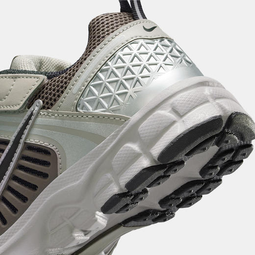 Nike Vomero 5 幼童运动鞋 HF6999 商品图7