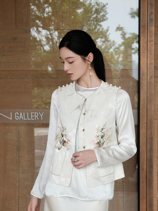 东方境X郭培| 提花拼丝绒刺绣棉马甲-白色 商品图13