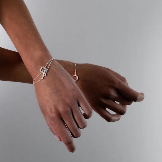 北京仓｜Skultuna-Pavé-银色 四叶草 密钻 手链［瑞典设计师］ 商品图4