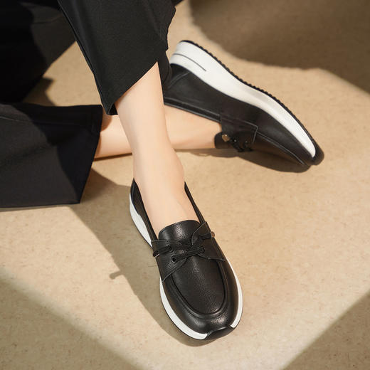 西村名物2025年秋季新款超轻厚底坡跟原皮舒适百搭深口单鞋休闲乐福鞋T25CM31531 商品图1