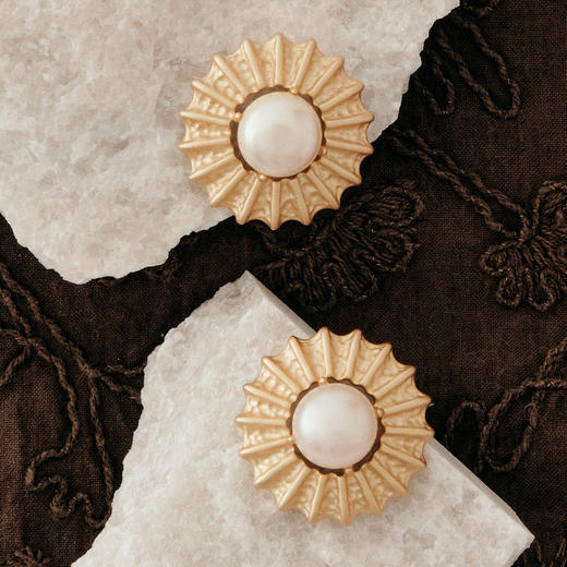 送女友lost in echo2025早秋新款异域独特复古太阳珍珠耳钉耳饰 商品图1