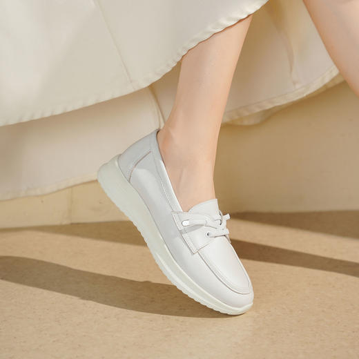 西村名物2025年秋季新款超轻厚底坡跟原皮舒适百搭深口单鞋休闲乐福鞋T25CM31531 商品图8