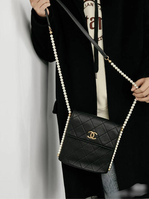 Chanel  黑金 菱格纹 牛皮 小号 珍珠 流浪包 商品图2