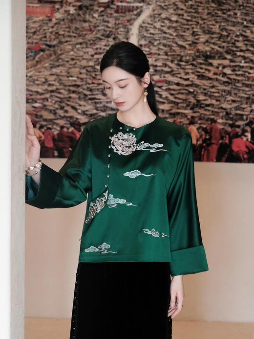 下架|东方境X郭培| 团龙祥云真丝刺绣新中式外套-绿色 商品图0