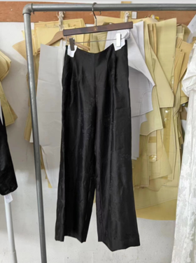 盛唐牡丹| 梅花纹香云纱阔腿裤