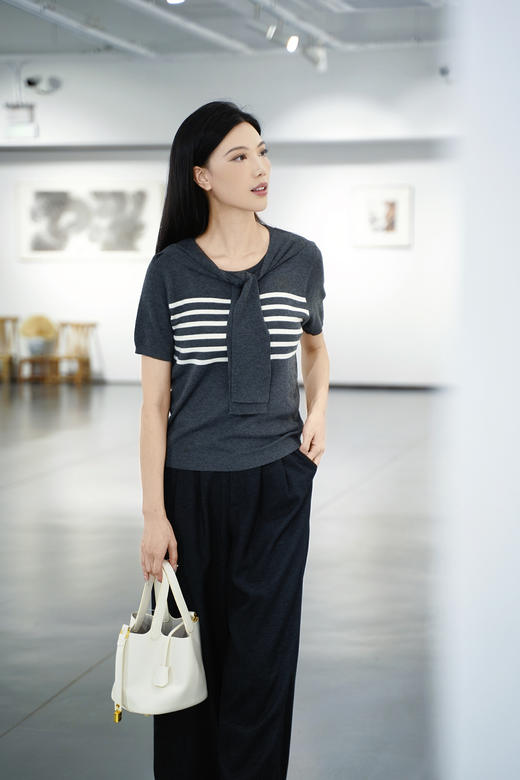 现货  臣禾	【披肩条纹T】圆领短袖针织上衣（披肩不可拆卸）	JZ253090275 商品图5