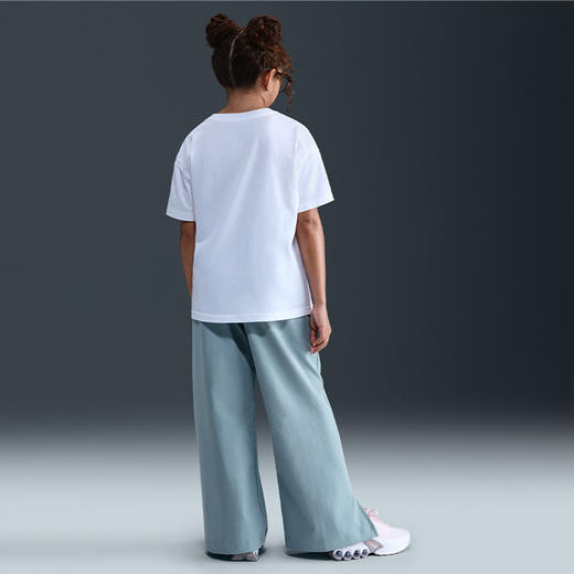 Nike Sportswear 大童（女孩）T恤 HV5725 商品图4