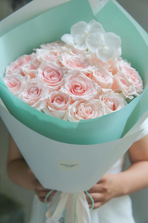 法式花束粉薄荷双鱼座玫瑰花束 商品图6