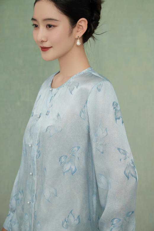 荷言HEYEN 听泉 海蓝色国风锦鲤印花真丝上衣高定系列 商品图2