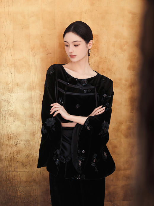 盛唐牡丹| 法式串珠丝绒一字领外套 商品图1